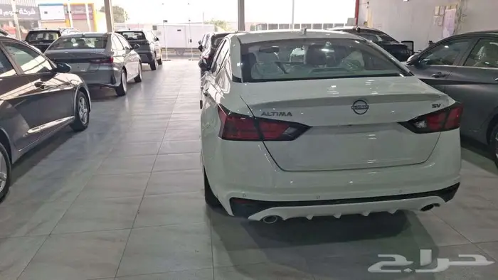 نيسان التيما SV 5