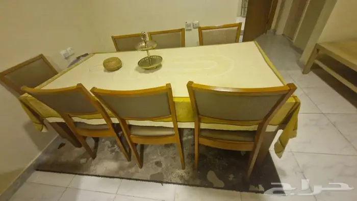 سفرة طعام 8 كراسي وطاولة وسط كلهم خشب ثقيل 2