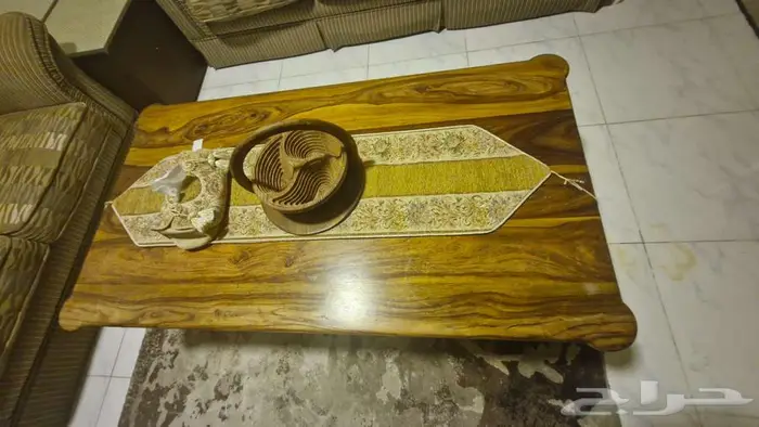 سفرة طعام 8 كراسي وطاولة وسط كلهم خشب ثقيل 3