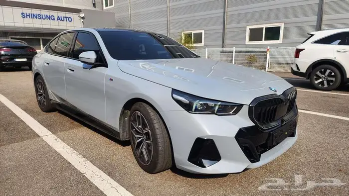 بي ام الفئة الخامسة 520 - BMW520I M sport 2025 1