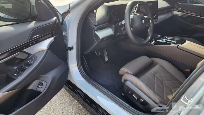 بي ام الفئة الخامسة 520 - BMW520I M sport 2025 16