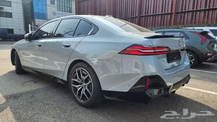 بي ام الفئة الخامسة 520 - BMW520I M sport 2025 4