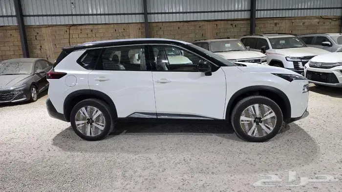 نيسان اكس تريل 2025 3