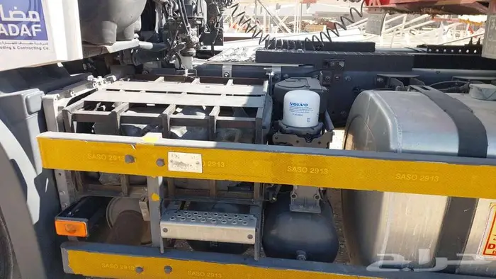 للبيع راس تريلا مع لوبد النوع فولفو FH 440 11
