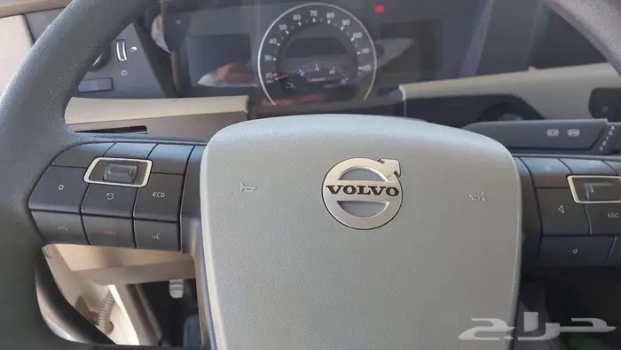 للبيع راس تريلا مع لوبد النوع فولفو FH 440 4