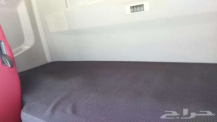 للبيع راس تريلا مع لوبد النوع فولفو FH 440 10