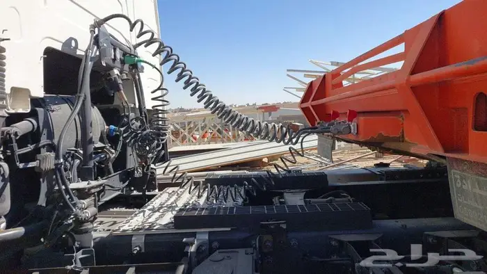 للبيع راس تريلا مع لوبد النوع فولفو FH 440 12