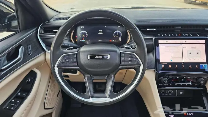 جيب جراند شيروكي 2023 ليمتد 17