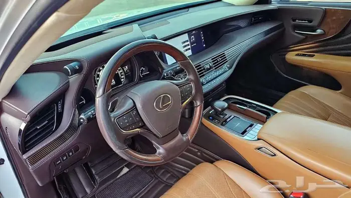لكزس LS500 2018 فل كامل 10