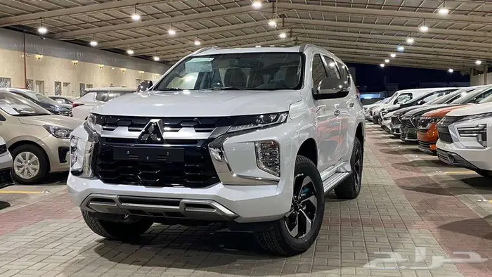 ميتسوبيشي مونتيرو نص فل موديل 2025 بنزين 2