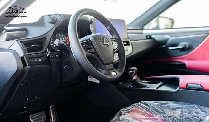 لكزس ES350 فئة F-سبورت 2025 ب 253.000 شامل الضريبة 4