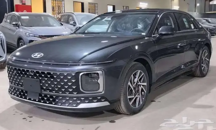 هيونداى ازيرا بريميوم 2025 وارد المجدوعى بالنقد والتقسيط 3