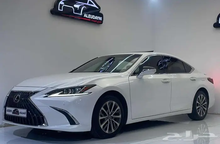 لكزس 300ES هايبرد 2023 1