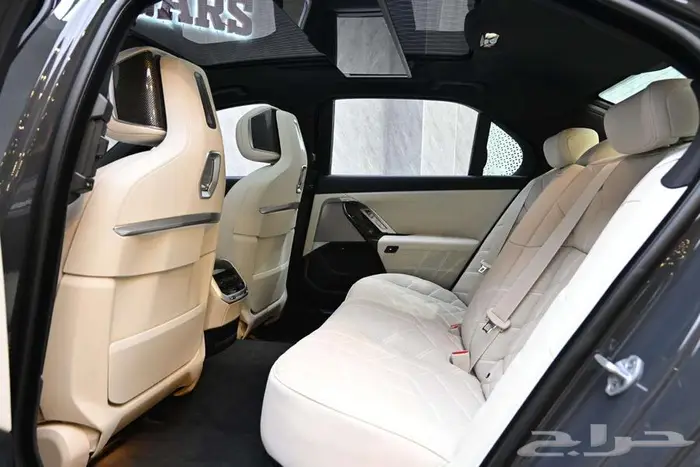 بي ام دبليو 735i M KIT 2026 خليجي 15