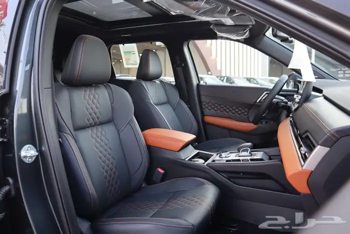 ميتسوبيشي اوتلاندر دبل بريميوم و بلاك سام 2025 فرع جده 12