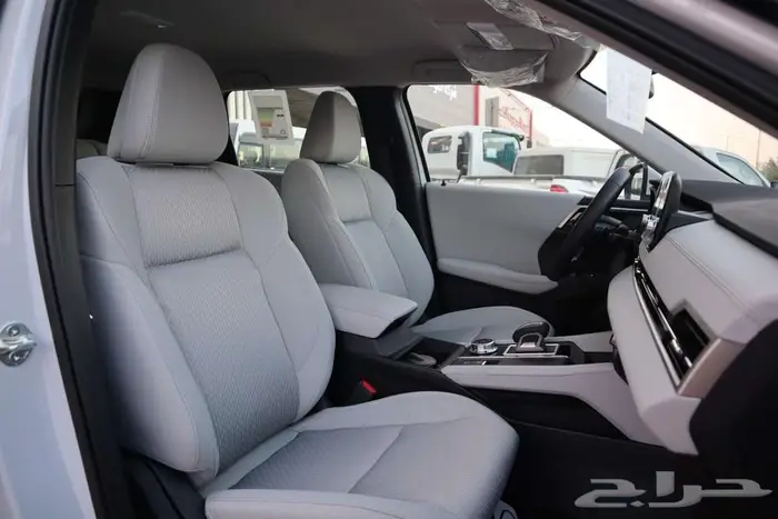 ميتسوبيشي اوتلاندر ستاندر 7 و 5 راكب بدون دبل 2025 15