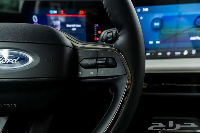 فورد تورس تيتانيوم 2026 16