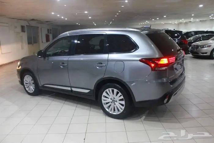 ميتسوبيشي اوتلاندر 2020 رصاصي بطاقة جمركية 12