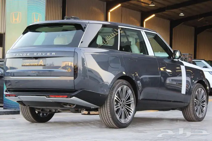 رانج روفر HSE V8 2025 فل كامل صيانة مجانية 60 الف كم 3