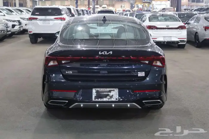 كيا K5 2023 هيبريد 10