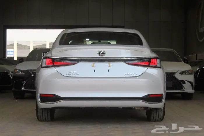 لكزس - ES 250 - AA - استندر - بريمي - 2025 3