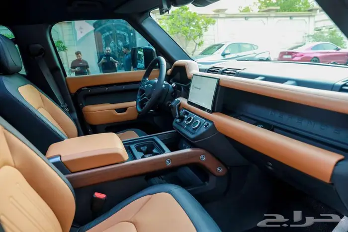 ديفندر 110 أعلى فئة X P400 6 cylinders 4