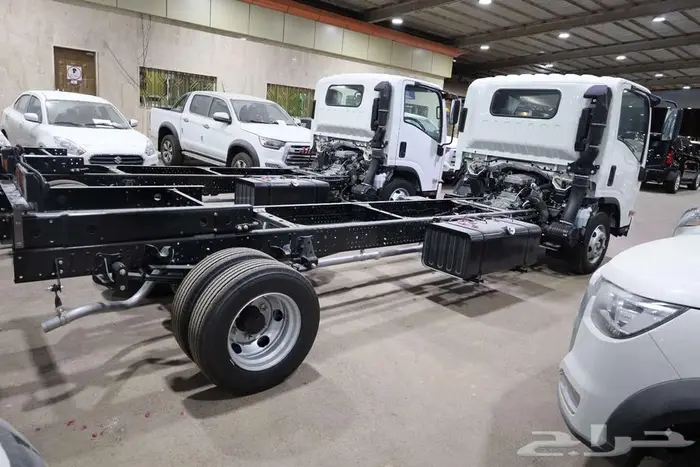 ايسوزو دينا 6طن شاسيه 6.10م -2025 (ياباني) كاش وأقساط 3