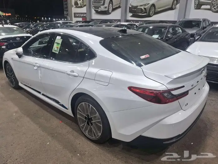 تويوتا كامري LE هايبرد موديل 2025 4