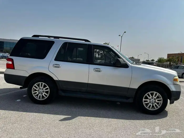 فورد اكسبديشن شاص قصير سعودي بدون دبل 3