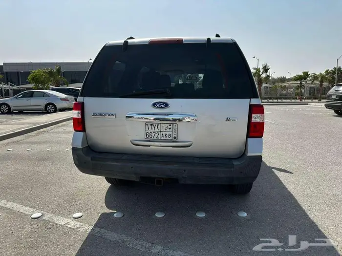 فورد اكسبديشن شاص قصير سعودي بدون دبل 7