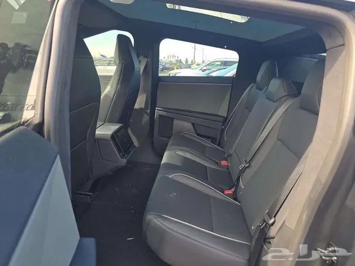 2024Tesla Cybertruck Crew Cab Medium Bed 14