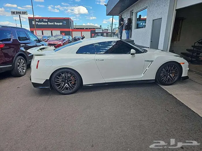 2024 Nissan GT-R Premium 2