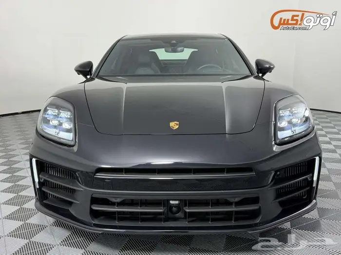 2025 بورشه باناميرا 4 3