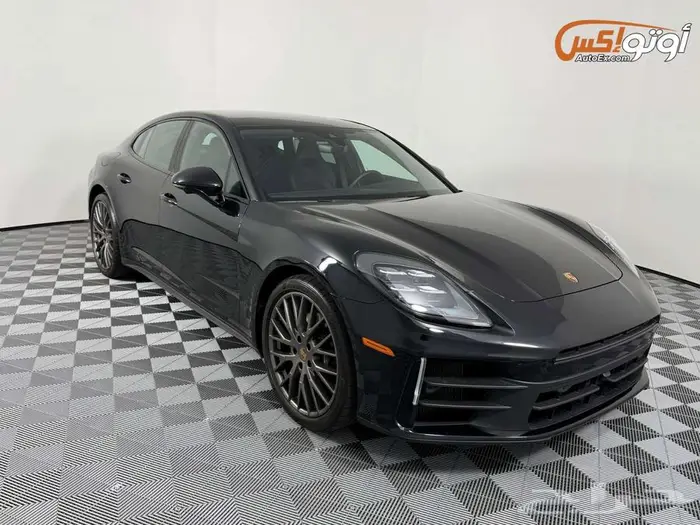 2025 بورشه باناميرا 4 4