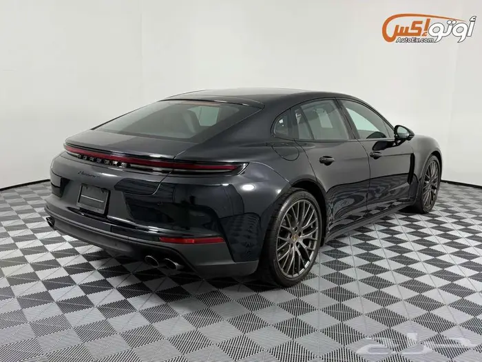 2025 بورشه باناميرا 4 5