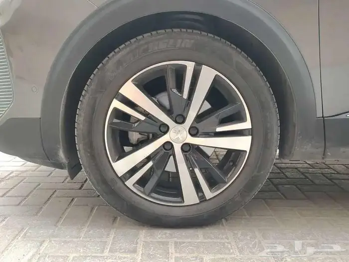 بيجو 5008 GT line I4 1.6L 17