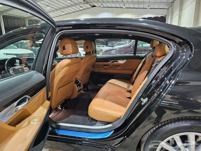 بي ام دبليو 730Li 2018 فئة بيزنس 8