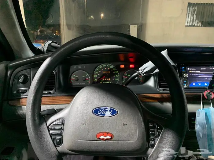 كراون فكتوريا محول بوليسي جنوط وشبك 8