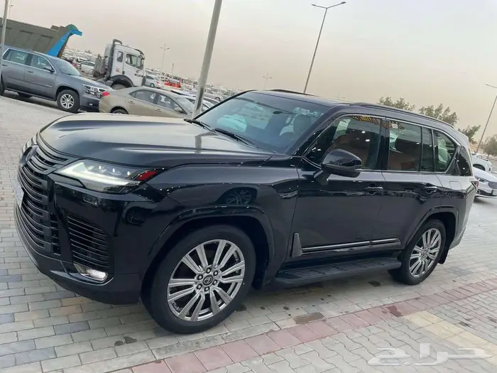 لكزس LX-600 VIP سعودي 2023 بلاك ادشن 12