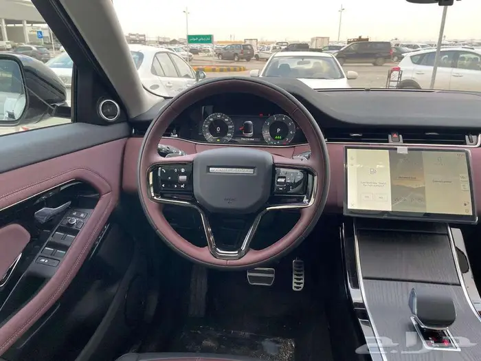 رنج روفر ايفوك P250 L موديل 2024 17