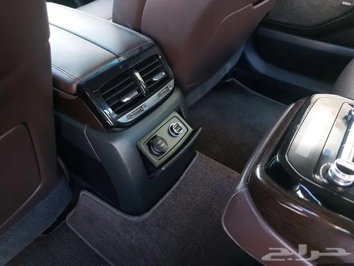 جينسيس G90 2017 رويال V6 نظيفة وكالة 30