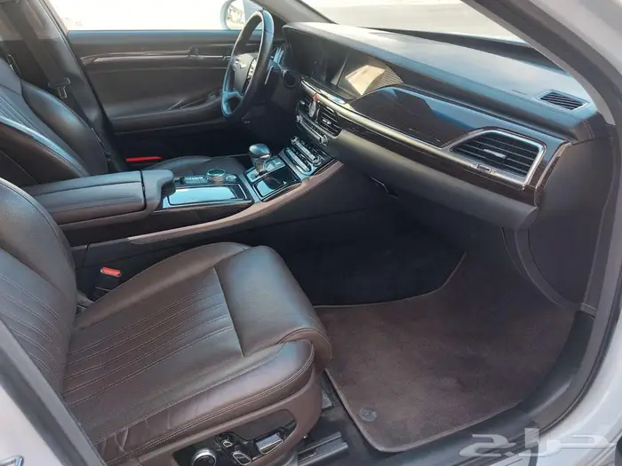 جينسيس G90 2017 رويال V6 نظيفة وكالة 27