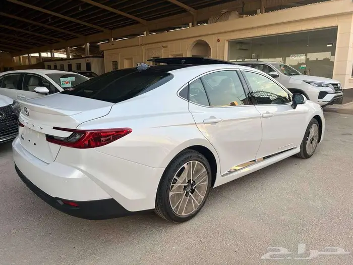 تويوتا كامري جراندي بنزين 2025 متاح اقساط و كاش 3