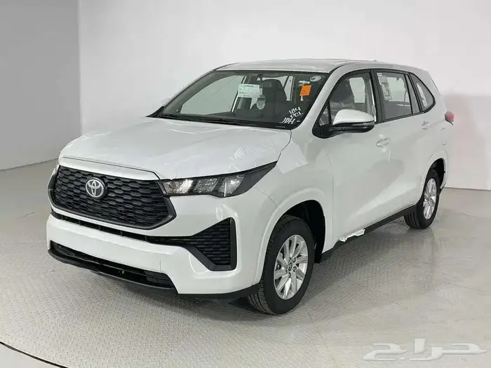 تويوتا انوفا بنزين موديل 2024 9