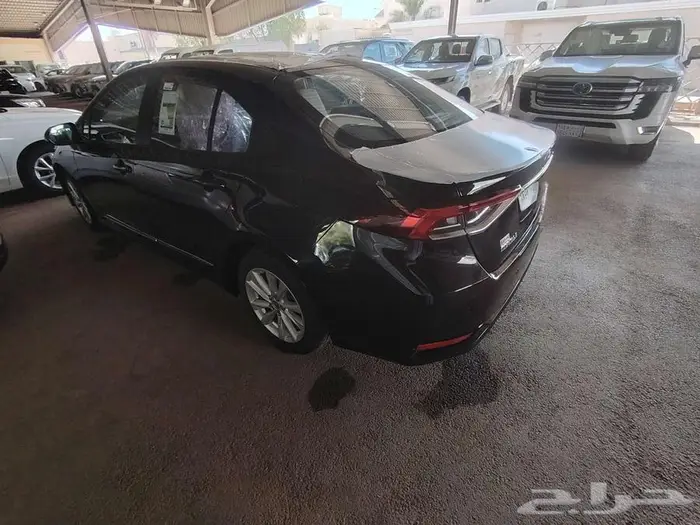 كورولا مطور مكينه 2000 موديل 2025 بنزين اسود حبه فقط 4