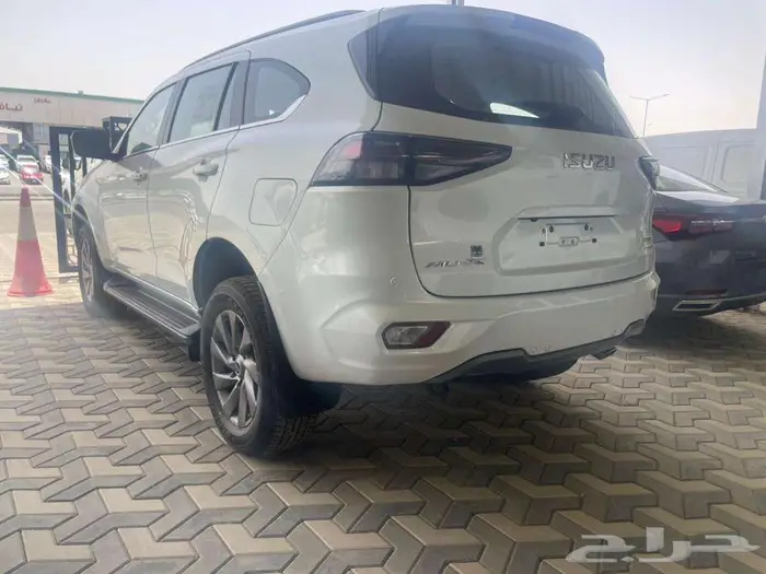 ايسوزو ام يو اكس نص فل بسعر مغري 2024 2
