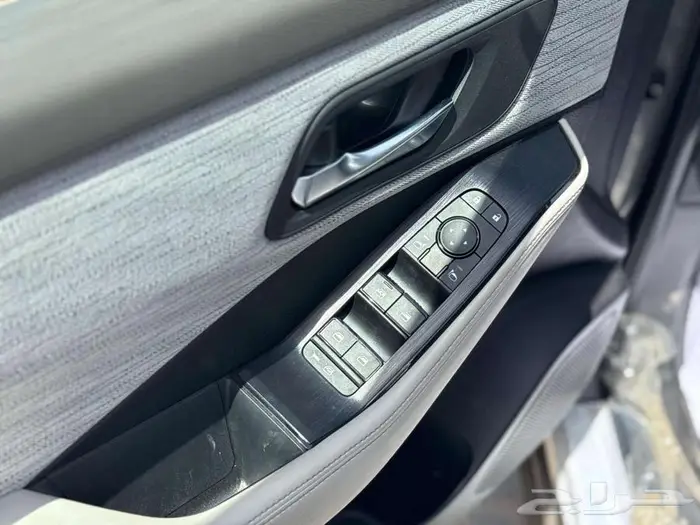 نيسان اكس تريل2025 نص فل بلس بالنقد والتقسيط 9