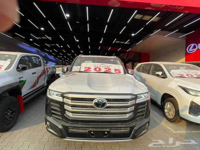 تويوتا لاندكروزر VX هايبرد موديل 2025 وارد سعودي 0
