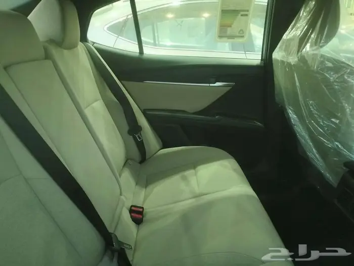 تويوتا كامري E بنزين 2025 6