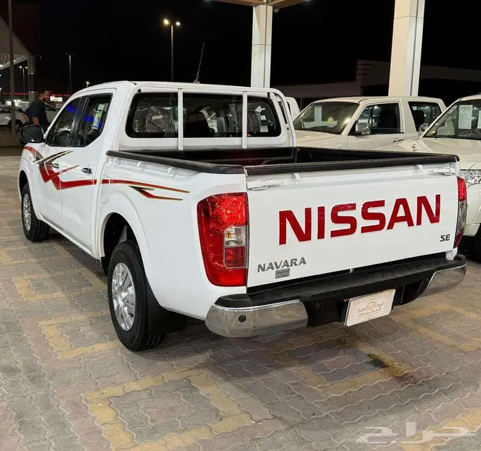 للبيع نيسان نافارا 2017 زجاج كهرب مكينه كبيره سعودي مخزززنة 11